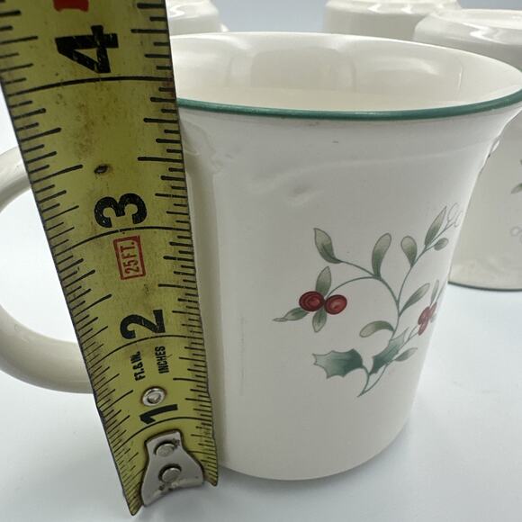 Pfaltzgraff Winterberry Coffee Mugs Cups set of 4 Christmas Holiday Stoneware - Picture 7 of 8